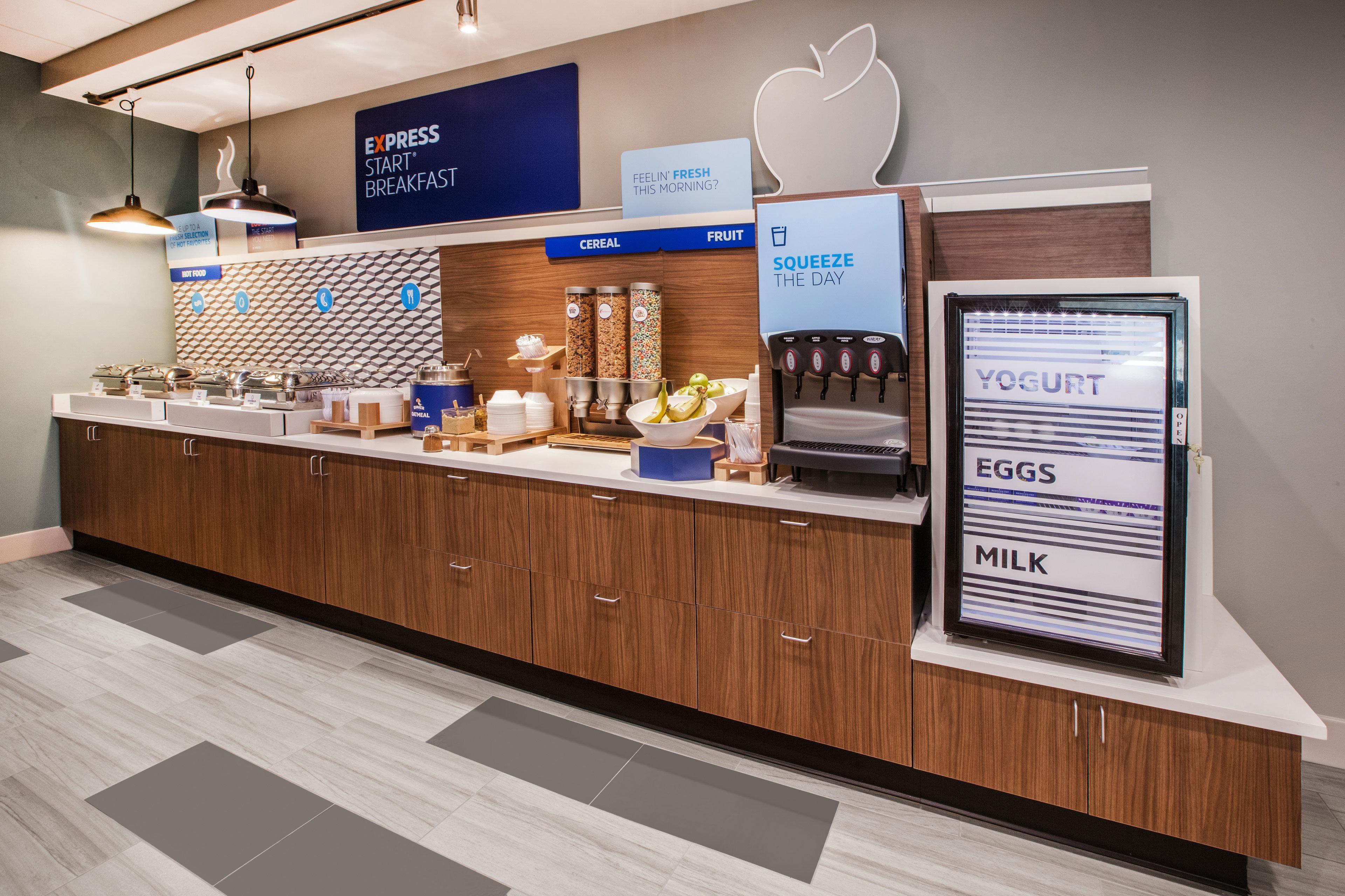 Holiday Inn Express & Suites Madison-Verona By Ihg Exterior photo