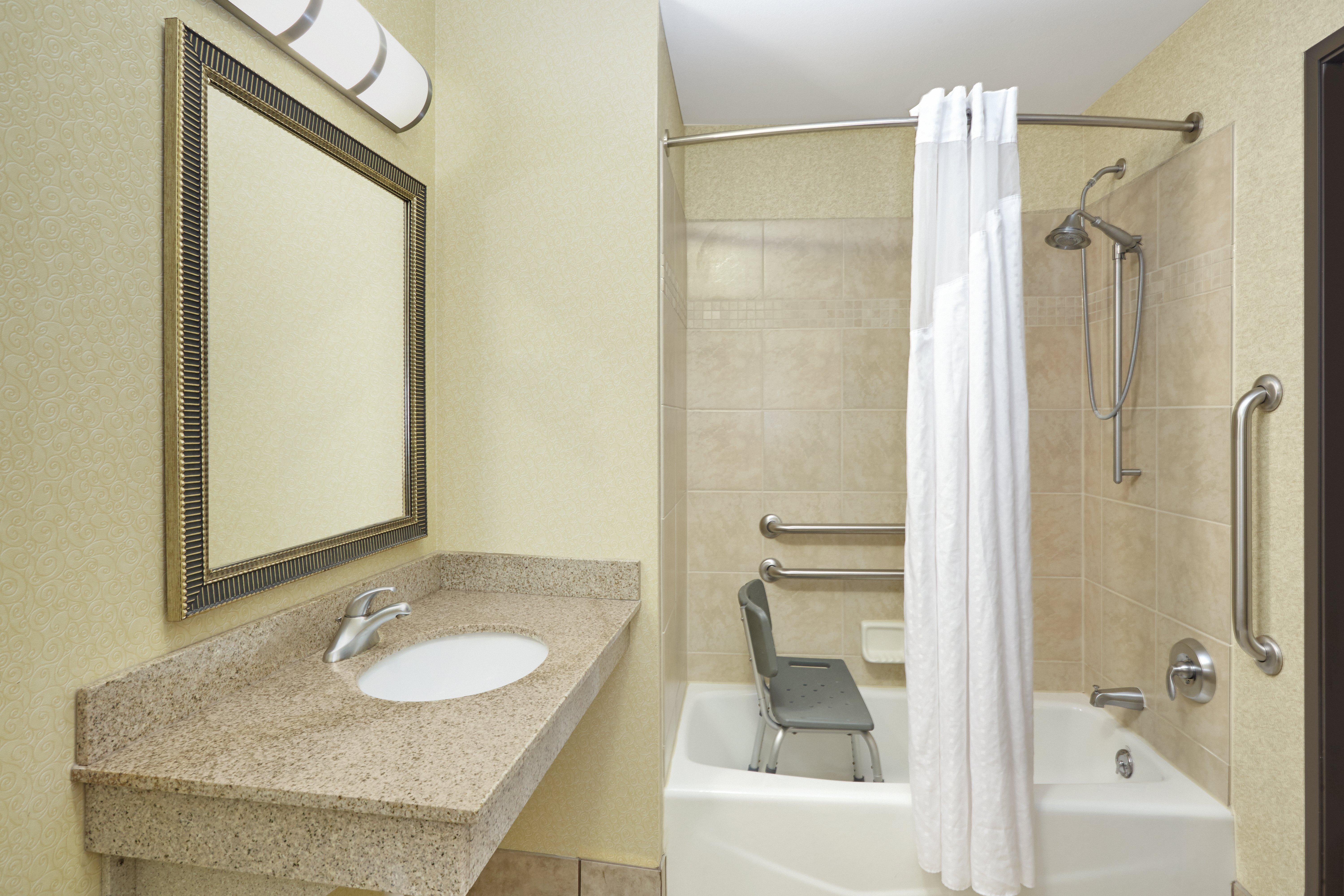 Holiday Inn Express & Suites Madison-Verona By Ihg Exterior photo